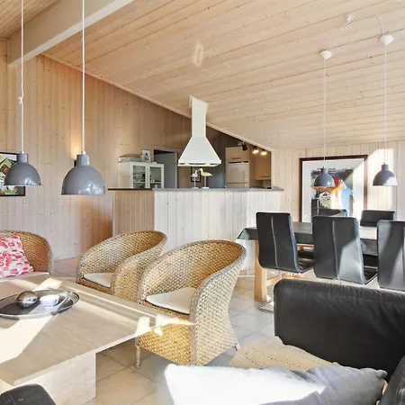 Synnoeve - 550m From The Sea By Interhome * Lokken